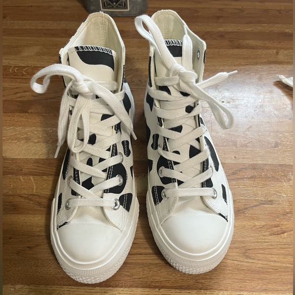 Cow print high top cushionaire sneakers. Converse look alikes. - Picture 7 of 7